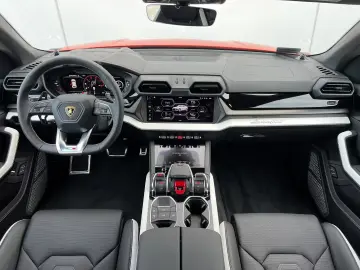 Lamborghini Urus SE  AdPersonam B&O Sportivo