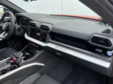 Lamborghini Urus SE  AdPersonam B&O Sportivo