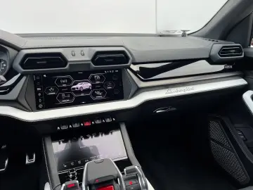Lamborghini Urus SE  AdPersonam B&O Sportivo