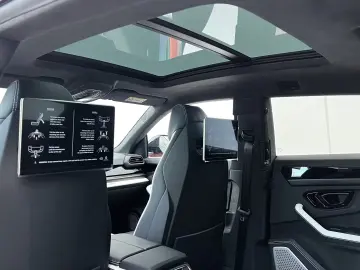 Lamborghini Urus SE  AdPersonam B&O Sportivo