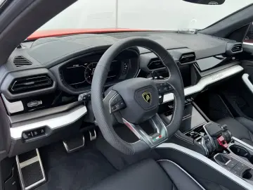 Lamborghini Urus SE  AdPersonam B&O Sportivo