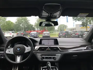 BMW 745e M Sportpaket 3 X TV B&W DAB S-Dach Leder