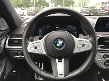 BMW 745e M Sportpaket 3 X TV B&W DAB S-Dach Leder