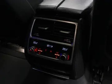 BMW 740d xDrive M Sport ACC Massage 3D Harman HEADUP