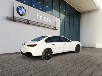 BMW 740 d xDr. M-Sport LED LEDER PANO STANDHEI. AHZV