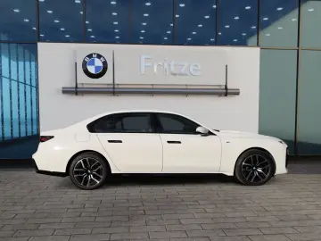 BMW 740 d xDr. M-Sport LED LEDER PANO STANDHEI. AHZV