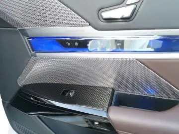 BMW 740 d xDr. M-Sport LED LEDER PANO STANDHEI. AHZV