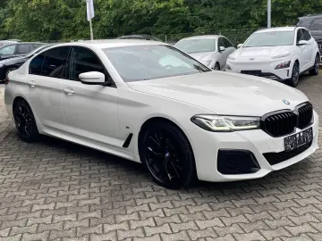 BMW 520d xD M Sport   M PAKET SCHADO LASER PROF KAM