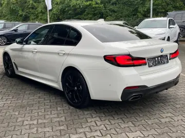 BMW 520d xD M Sport   M PAKET SCHADO LASER PROF KAM