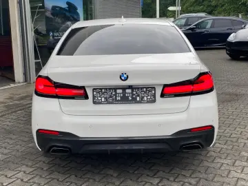BMW 520d xD M Sport   M PAKET SCHADO LASER PROF KAM