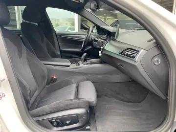 BMW 520d xD M Sport   M PAKET SCHADO LASER PROF KAM