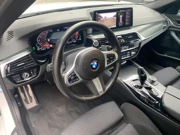 BMW 520d xD M Sport   M PAKET SCHADO LASER PROF KAM