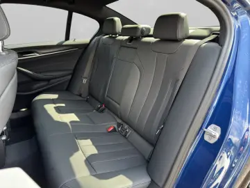 BMW 520d xDrive Limousine M Sportpaket HiFi AHK LED