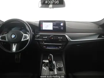 BMW 520 d M Sport #AHK#Laser#Leder#Pano#HuD#19Zoll#