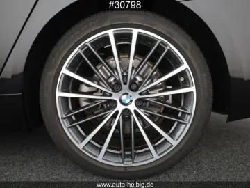 BMW 520 d M Sport #AHK#Laser#Leder#Pano#HuD#19Zoll#