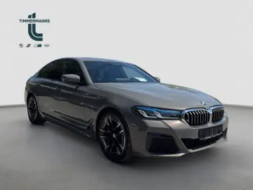 BMW 520d xDrive M Sport DrAssProf H&K HUD Glasdach