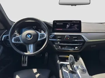 BMW 520d xDrive M Sport DrAssProf H&K HUD Glasdach