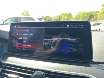 BMW 520d xDrive M Sport DrAssProf H&K HUD Glasdach