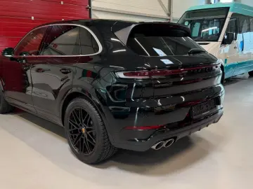 PORSCHE Cayenne S-V8 4 Matrix-Pano-HUD-ACC-AHK Facelift
