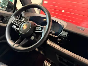 PORSCHE Cayenne S-V8 4 Matrix-Pano-HUD-ACC-AHK Facelift