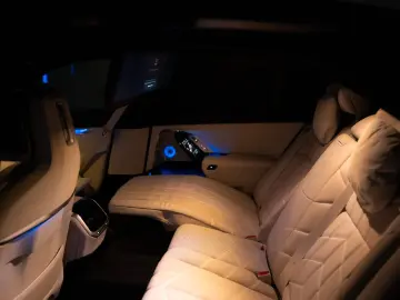 BMW 740d xDrive - M760 Pack - TV - Exe. Lou. - B&W