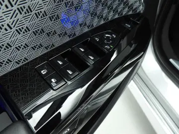 BMW 750 7 Serie 750e xDrive   LED   Leder   HUD   Ac