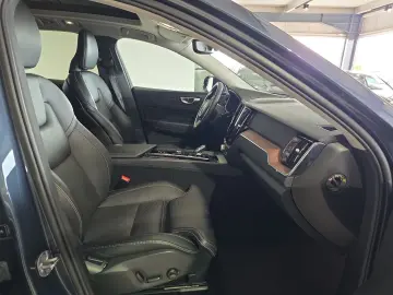 VOLVO XC60 T6 Plus Dark Recharge AWD ACC FourC Nappa