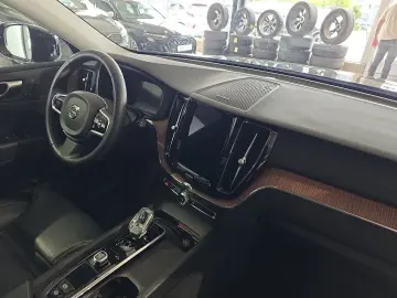 VOLVO XC60 T6 Plus Dark Recharge AWD ACC FourC Nappa