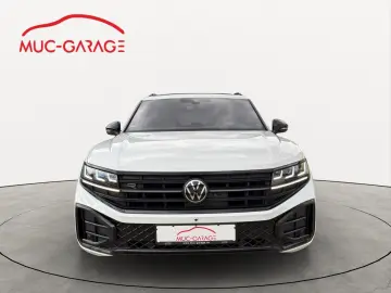 VW Touareg 3.0 TDI 210 kW 4Motion R-Line 23  Pano