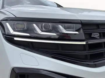 VW Touareg 3.0 TDI 210 kW 4Motion R-Line 23  Pano