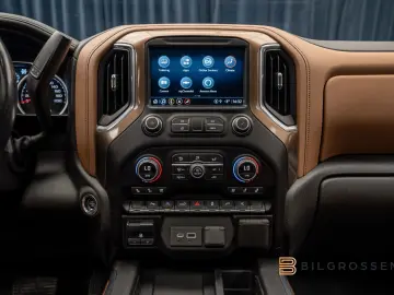 CHEVROLET Silverado High Country 6.2 V8 4WD Pano Bose Tow
