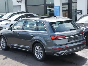 AUDI Q7 55 TFSIe 4x4 S line AHK AIR PANO LASER LEDER