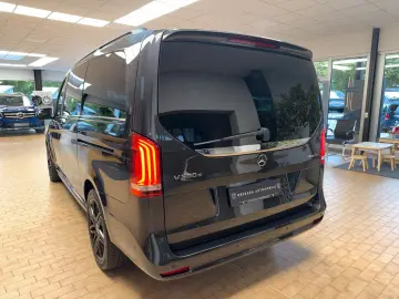 MERCEDES-BENZ V300 Avantgarde Edition Lang 4Matic AM…