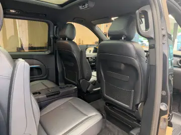 MERCEDES-BENZ V300 Avantgarde Edition Lang 4Matic AM…