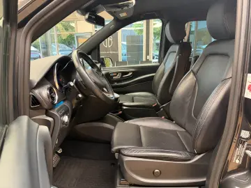 MERCEDES-BENZ V300 Avantgarde Edition Lang 4Matic AM…