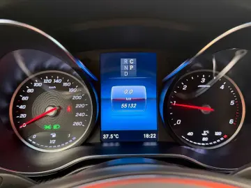 MERCEDES-BENZ V300 Avantgarde Edition Lang 4Matic AM…