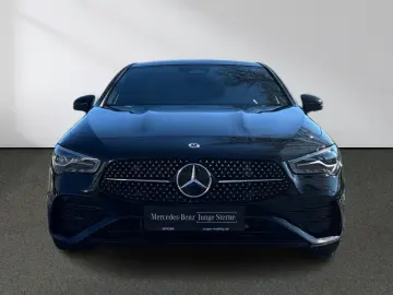 MERCEDES-BENZ CLA 200 AMG Line Panorama Ambiente Key…