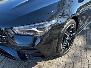 MERCEDES-BENZ CLA 200 AMG Line Panorama Ambiente Key…
