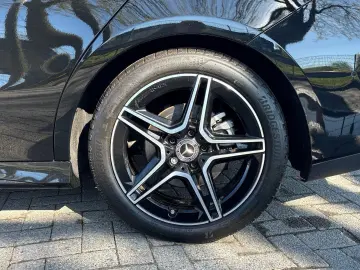 MERCEDES-BENZ CLA 200 AMG Line Panorama Ambiente Key…