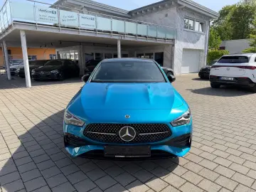 MERCEDES-BENZ CLA 200 d AMG MBUX Pano Night Rcam Ambi