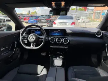 MERCEDES-BENZ CLA 200 d AMG MBUX Pano Night Rcam Ambi