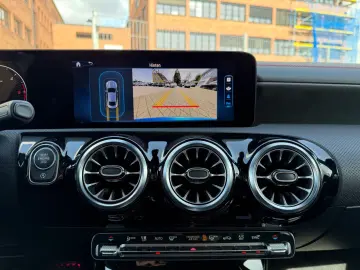 MERCEDES-BENZ CLA 200 d AMG MBUX Pano Night Rcam Ambi