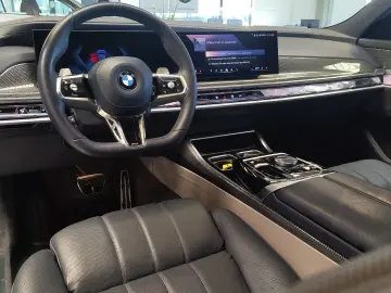 BMW 740d xDr M Sport PRO SHZ ExLou INT 4xMASS ROLLO