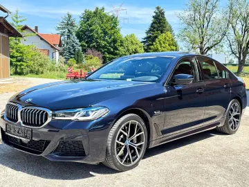 BMW 530e xDrive M Sportpaket Glasdach AHK HeadUp 19