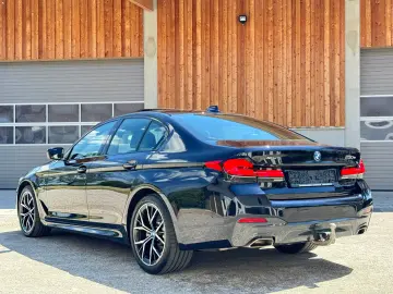 BMW 530e xDrive M Sportpaket Glasdach AHK HeadUp 19