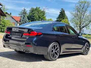 BMW 530e xDrive M Sportpaket Glasdach AHK HeadUp 19