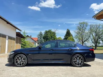 BMW 530e xDrive M Sportpaket Glasdach AHK HeadUp 19