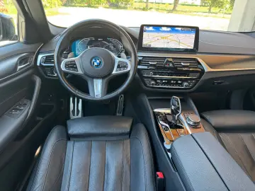 BMW 530e xDrive M Sportpaket Glasdach AHK HeadUp 19