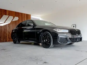 BMW 530 e  M pack  open dak  Harman Kardon  Head-up