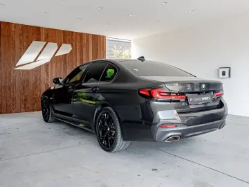 BMW 530 e  M pack  open dak  Harman Kardon  Head-up